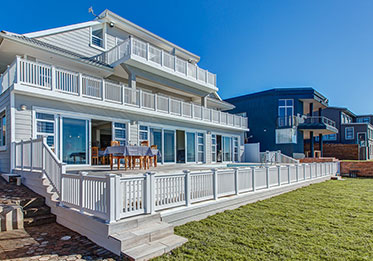 MARINE MANOR ON THE BEACH