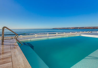 VIEW & SWIMMING POOL